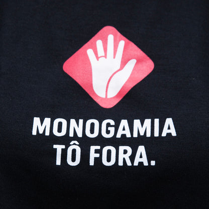 Cropped Oversized Monogamia Tô Fora!
