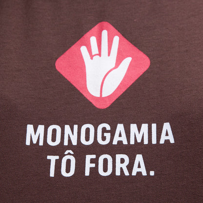 Cropped Oversized Monogamia Tô Fora!