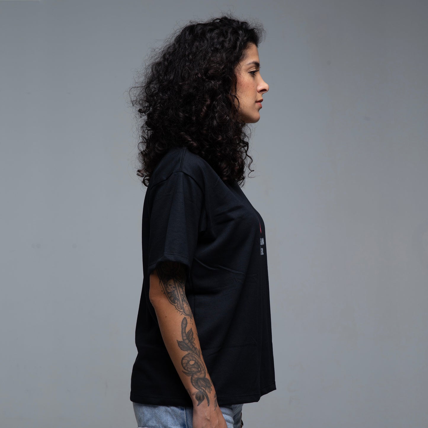 Camiseta UNISSEX Monogamia Tô Fora!